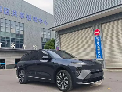 Nio ES8