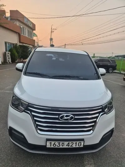 Hyundai Starex