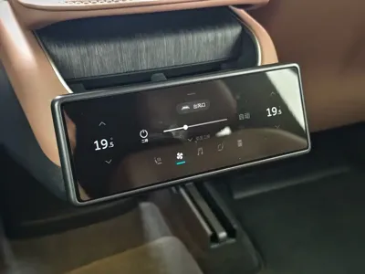 Nio ES8