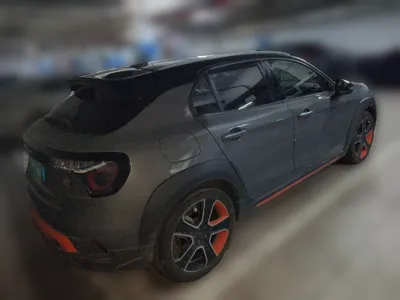 Lynk & Co 02