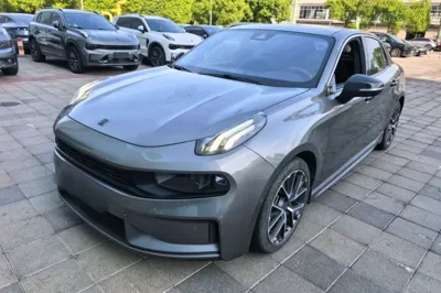 Lynk & Co 03