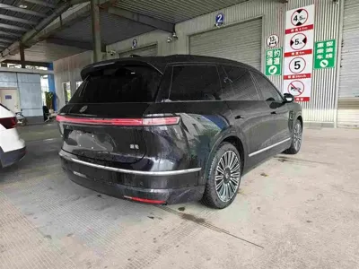 Nio ES8