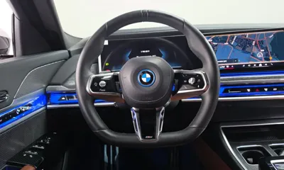 BMW i7