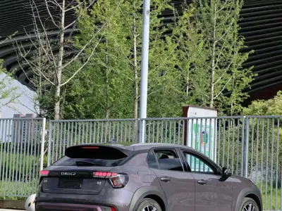 Lynk & Co 02