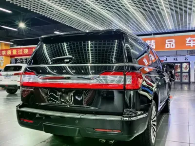 Lincoln Navigator