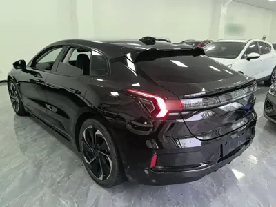 Zeekr 001