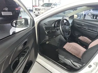 Toyota Yaris L