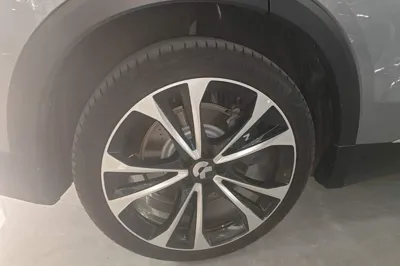 Nio ES8