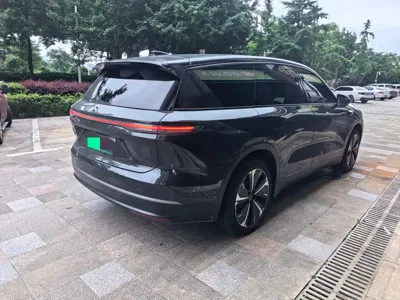 Nio ES8
