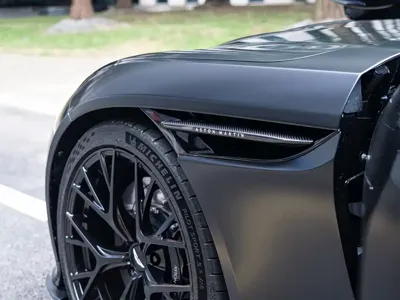 Aston Martin DB12