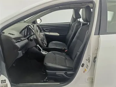 Toyota Yaris L