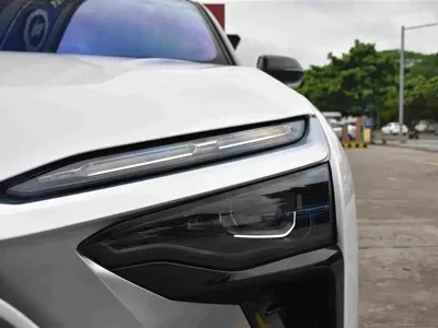 Nio ES8