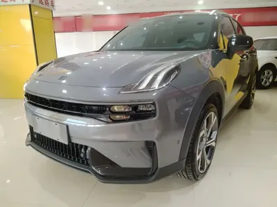 Lynk & Co 06