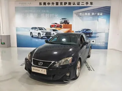 Lexus IS