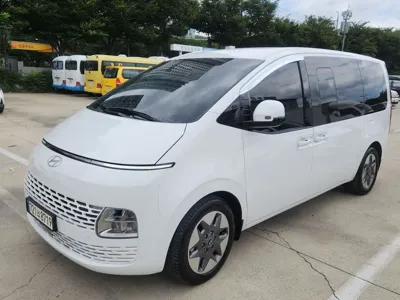 Hyundai Staria