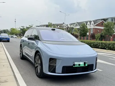 Li Auto 理想i8