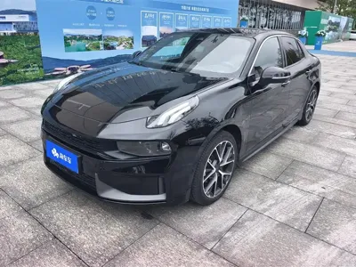Lynk & Co 03