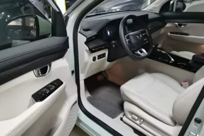 Wuling Asta