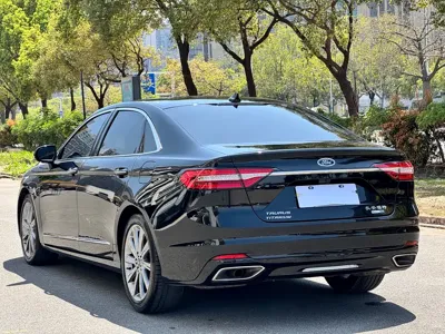 Ford Taurus