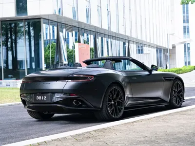 Aston Martin DB12