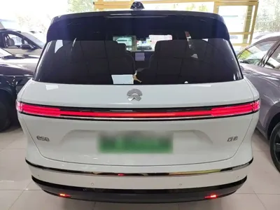 Nio ES8