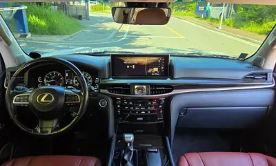 Lexus LX