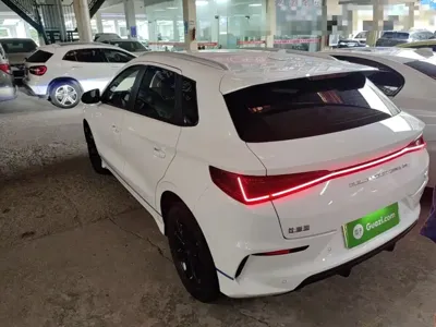 BYD e2