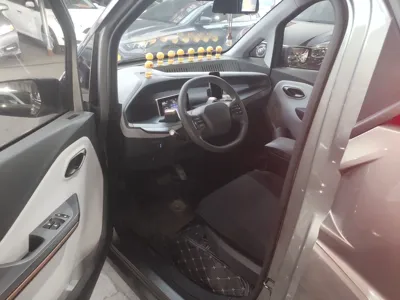 Baojun E200