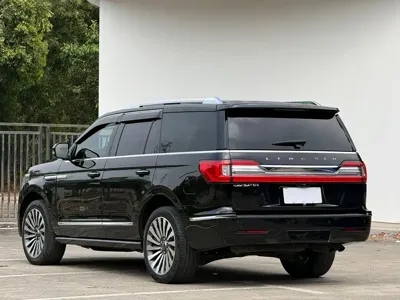 Lincoln Navigator