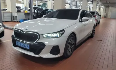 BMW i5