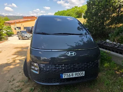 Hyundai Staria