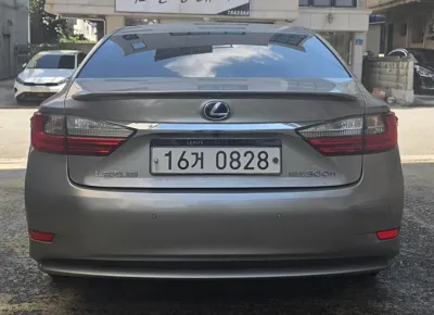 Lexus ES