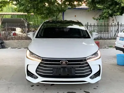 BYD MAX