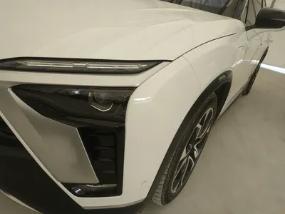 Nio ES8