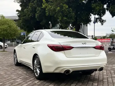 Infiniti Q50L