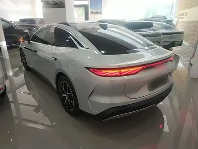BYD 汉L