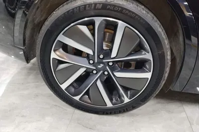 Li Auto L9