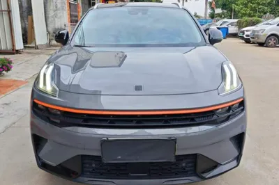 Lynk & Co 06