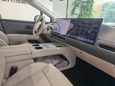 Li Auto 理想i8