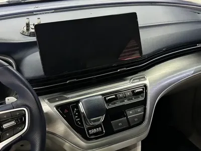 Roewe iMAX8