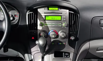 Hyundai Starex