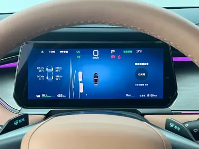BYD L EV