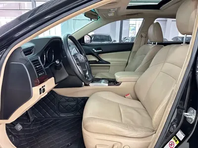 Toyota Reiz