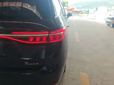 BYD MAX