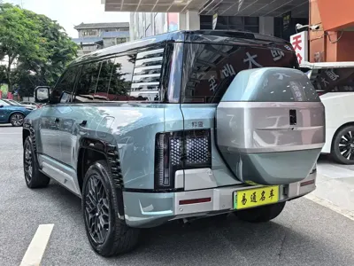 Yangwang Yangwang U8