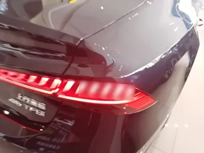 Audi A7L
