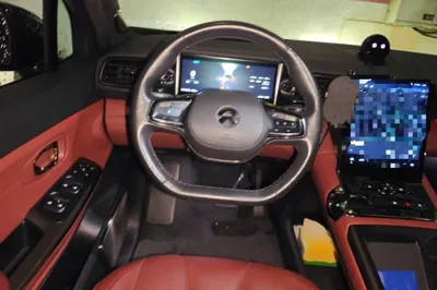 Nio ES8