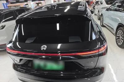 Nio ES8
