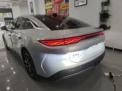 BYD 汉L
