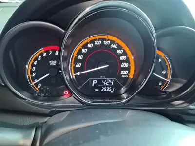 Toyota Yaris L